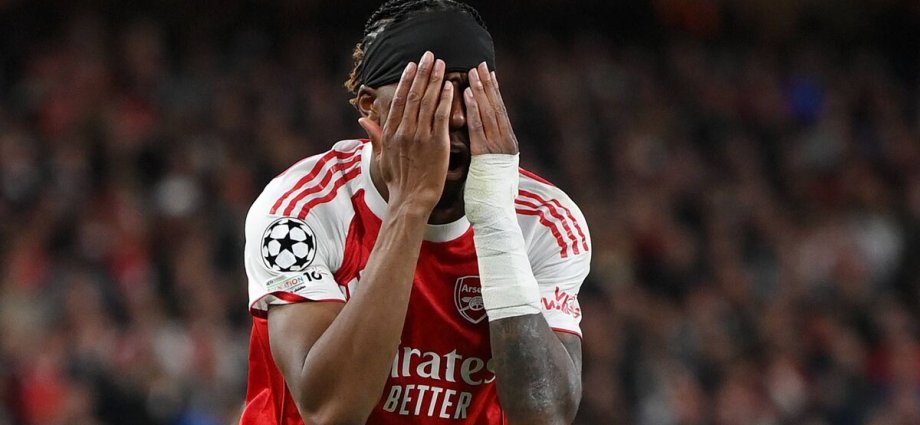 Arsenal star limps off Champions League tie just days before Man City showdown