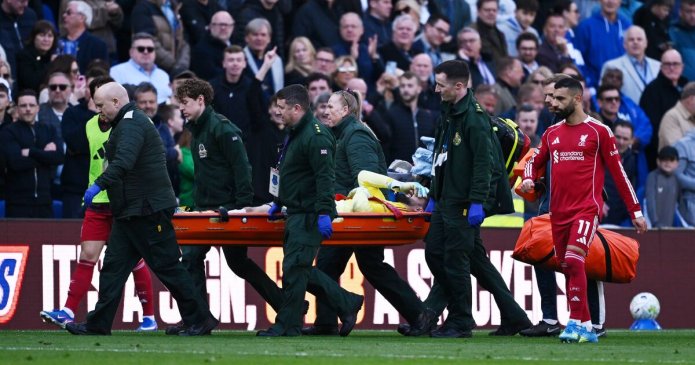 Liverpool rocked by new injury vs Everton as player handed Premier League debut