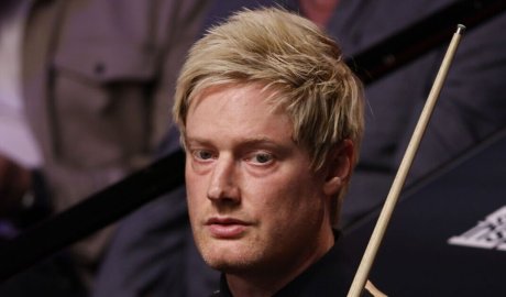 Snooker scores LIVE - Murphy thrashing rival as Neil Robertson faces punishment