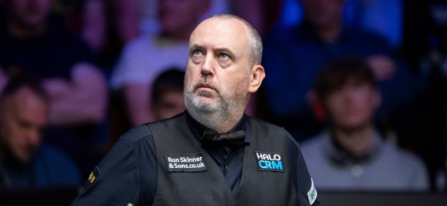 Mark Williams' witty response to Crucible heckler at World Snooker Championship