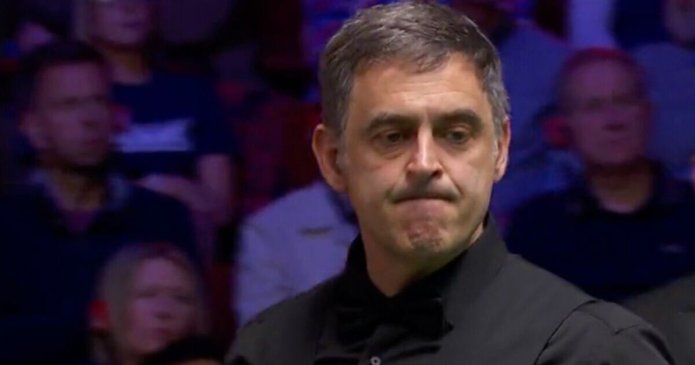 Ronnie O'Sullivan interrupted by fan during as ref forced to intervene