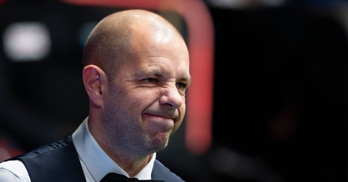 Snooker star blasts 'pathetic' scrapping of tournament after being told by email