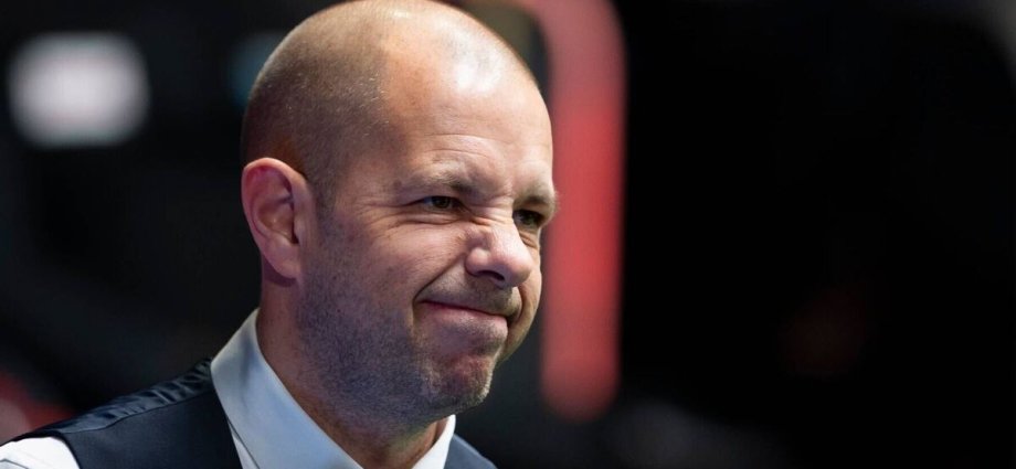 Snooker star blasts 'pathetic' scrapping of tournament after being told by email