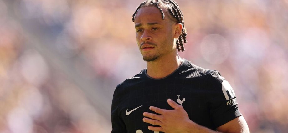 Xavi Simons sends message after Spurs injury scare with response to Wolves win