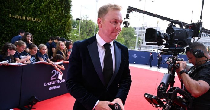 Sir Chris Hoy says new trial drug 'may well have cracked it' in cancer update