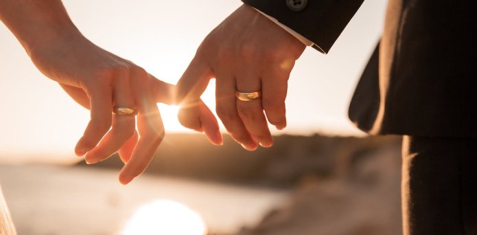 Does marriage prevent cancer? And who benefits the most?