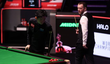 Snooker scores LIVE - Ref drama in odd Allen frame as crowd jeers