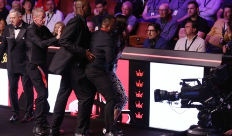 Snooker scores LIVE - Shaun Murphy fights back after BBC protest