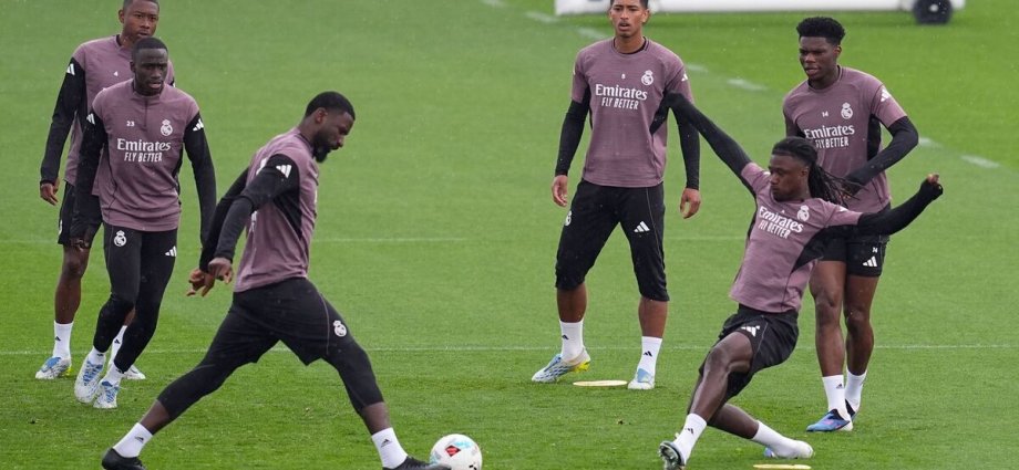 Man Utd summer transfer target 'at the heart of fight in training'