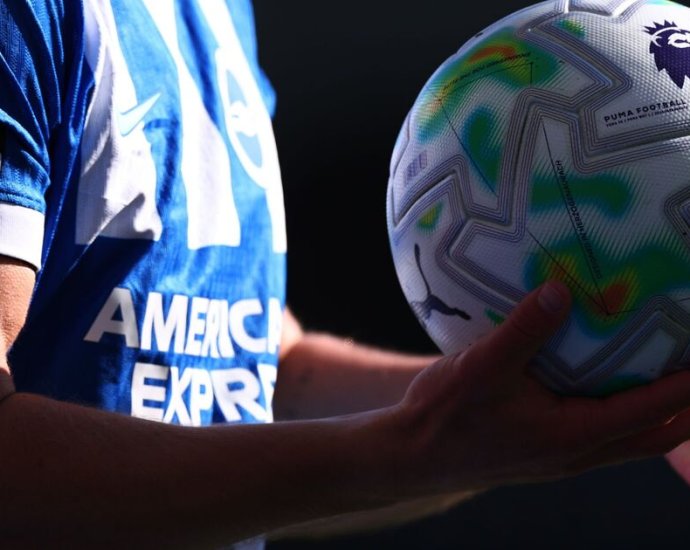 Trio with 120 Premier League goals can still be signed without spending a penny