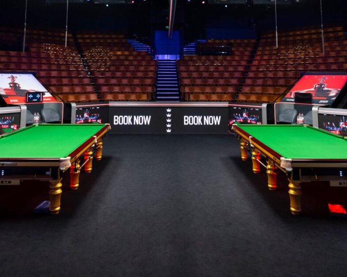 World Seniors Championship branded 'a disgrace' as snooker star lashes out
