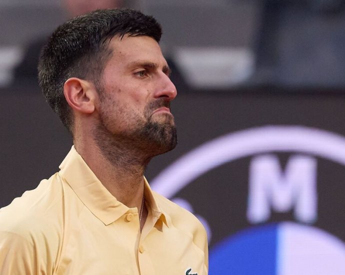 Tennis LIVE: Sinner and Sabalenka matches postponed as Djokovic crashes out