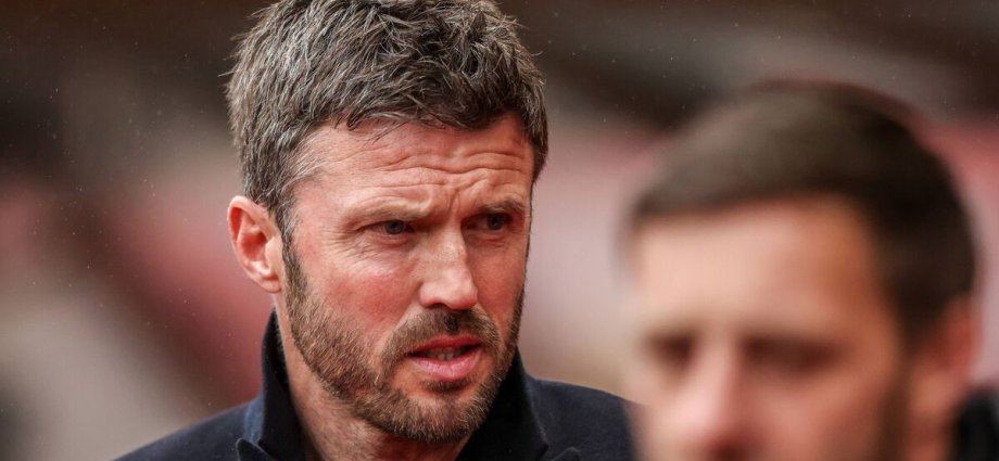 Michael Carrick may reject Man Utd job after being told to 'look at other clubs'