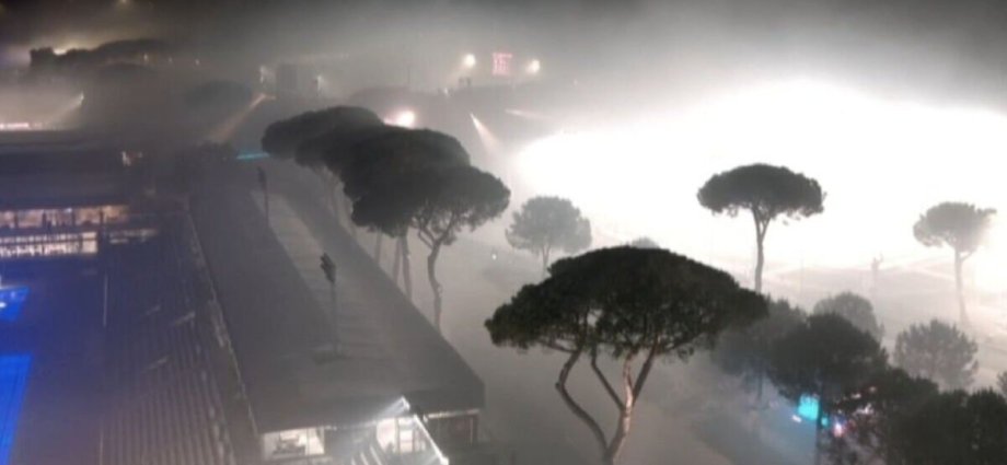 Italian Open match suspended for 18 mins due to football fans in baffling scenes