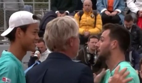 French Open bust-up erupts as umpire forced to separate players with fans booing