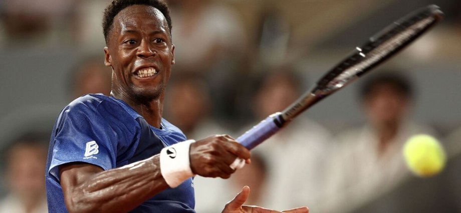 Gael Monfils suffers heartbreak as French Open star bursts into tears