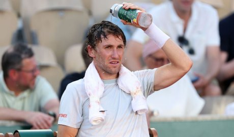 French Open heat rule explained as temperatures soar and players call doctors