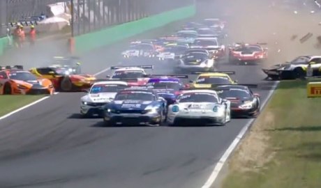 Huge Monza pile-up as 12 cars crash in 'absolute mayhem'