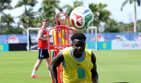 World Cup LIVE - England handed major Saka injury scare as referee denied entry