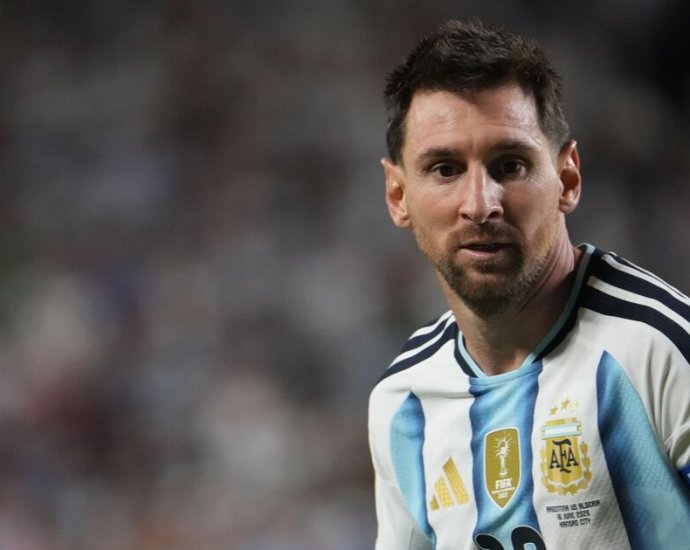 TV host resigns after falsely claiming Messi's dad had died during World Cup