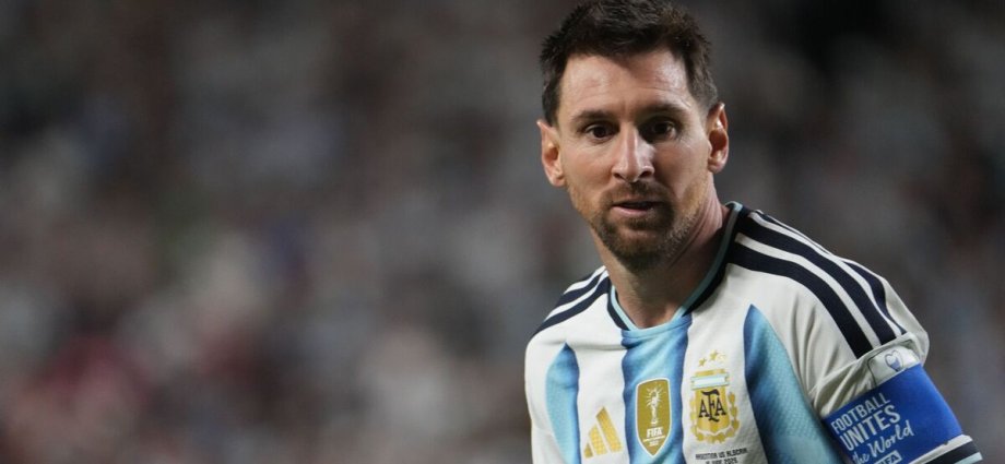 TV host resigns after falsely claiming Messi's dad had died during World Cup