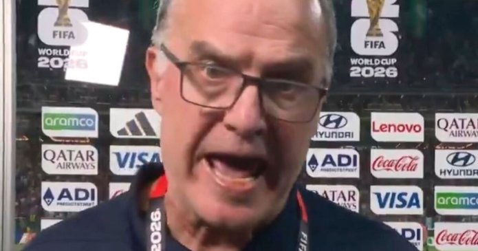 Marcelo Bielsa loses it in interview after embarrassing star at World Cup