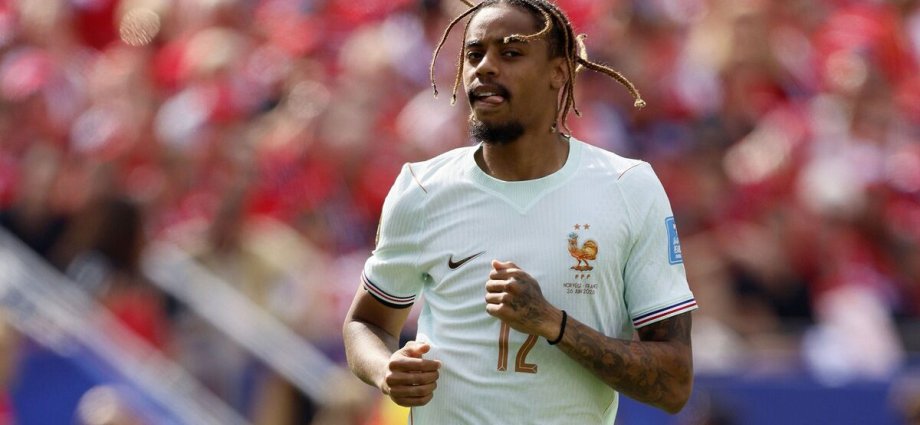 Bradley Barcola to Arsenal transfer update after Morgan Rogers demand