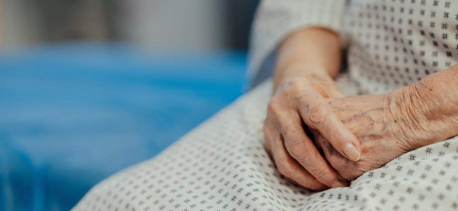 Dementia care: how praise can help – and when it can miss the mark