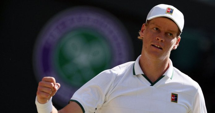 Jannik Sinner 'takes action' after awkward Novak Djokovic situation at Wimbledon