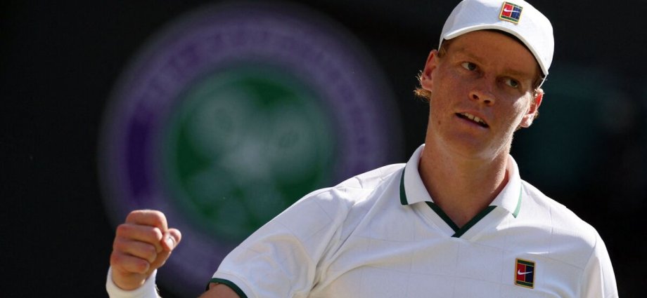 Jannik Sinner 'takes action' after awkward Novak Djokovic situation at Wimbledon