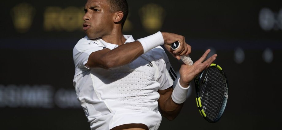 Wimbledon stars split with coaches just hours before final and issue statement