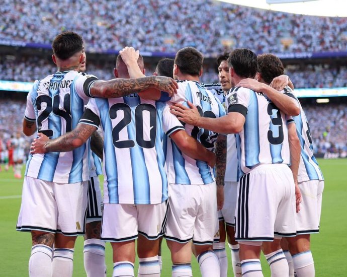 Argentina star's mum refuses to join in anti-England chant for good reason