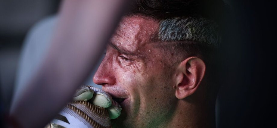 Argentina player threatens to retire after World Cup reaction and red card