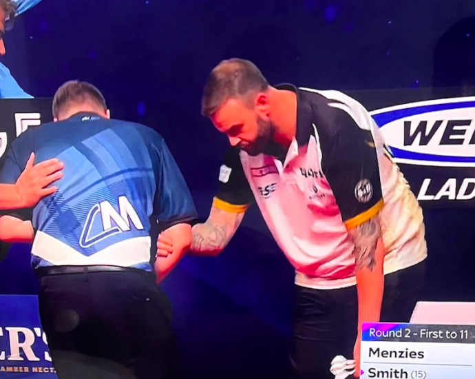 Cameron Menzies gets urgent medical help after wobbling as darts match abandoned