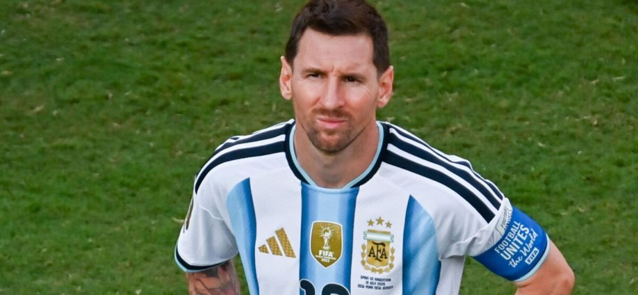 Argentina row takes another twist as Lionel Messi's wife makes strong statement