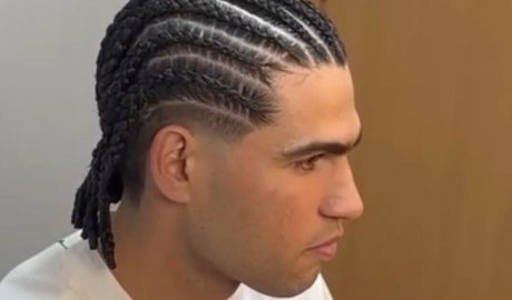 Carlos Alcaraz shows off his striking new look and causes social media frenzy