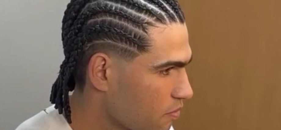 Carlos Alcaraz shows off his striking new look and causes social media frenzy
