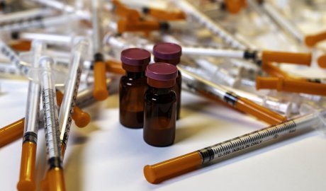 The hidden risks of grey-market peptides – why women face greater danger