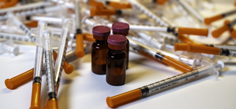 The hidden risks of grey-market peptides – why women face greater danger