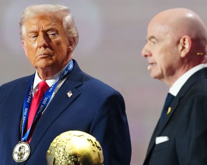 Donald Trump brutally humiliates Gianni Infantino with one-word response