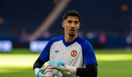 Man Utd star breaks silence as transfer announced with clever clause