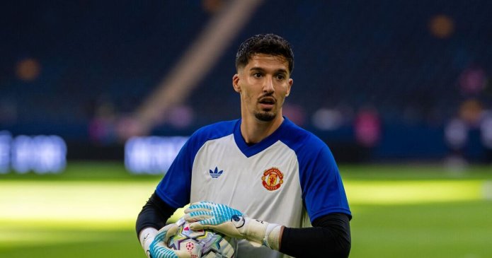 Man Utd star breaks silence as transfer announced with clever clause