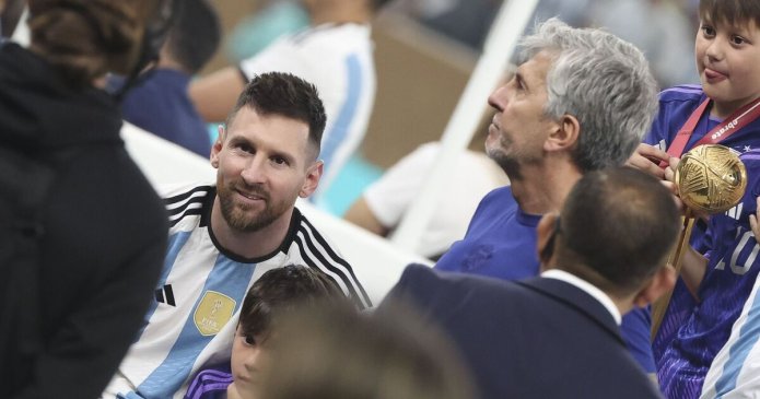Lionel Messi's father Jorge dies aged 68 as football world pays tribute
