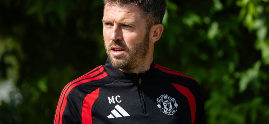 Man Utd have just been presented perfect transfer after £60m Hall deal blocked