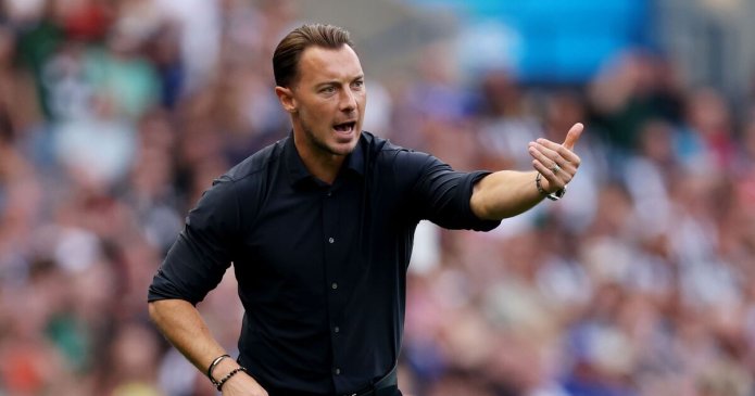 Newcastle 'targeting' £75m star Man Utd heroes can't stop WhatsApping about