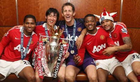 Man Utd star handed shirt number back after 'direct' conversation with manager