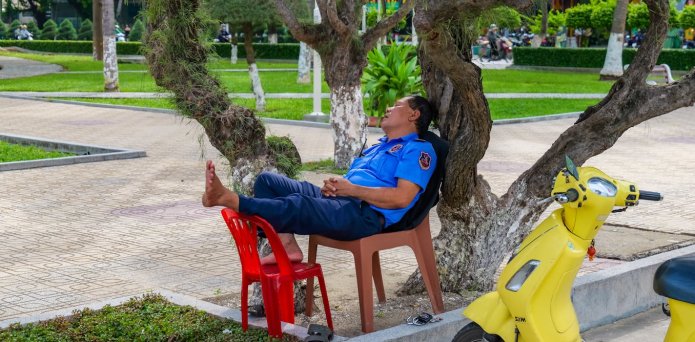 How much sleep do I need? Why you can forget the eight-hour rule
