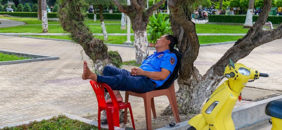 How much sleep do I need? Why you can forget the eight-hour rule