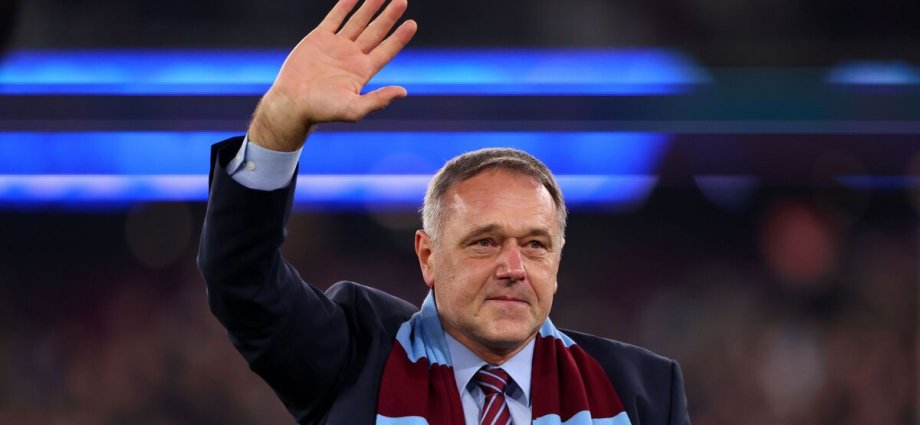 West Ham icon Ludek Miklosko dies aged 64 as tributes pour in