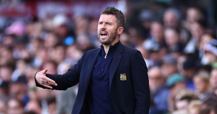 Man Utd can't sack Michael Carrick - but crisis talks required for four players